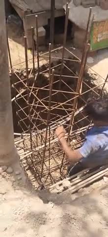 ज्ञानपुर: #construction standing of hyper light in the area of station road railway crossing