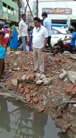 #हाजीपुर के #विधायक_प्रत्याशी डॉ अजीत सिंह ने खोली जिला प्रशासन की पोल।