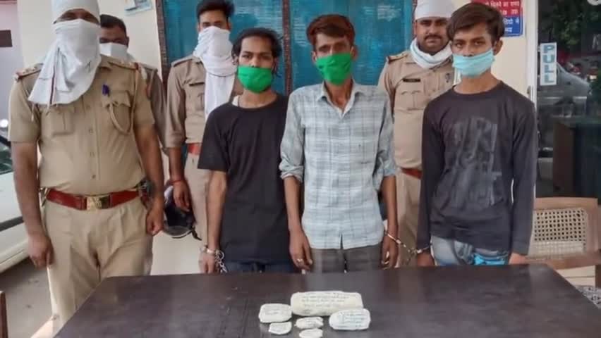 अमरोहा: कोतवाली अमरोहा पुलिस ने 1 किलो चरस के साथ तीन युवकों को किया गिरफ्तार, भेजा जेल #अपराध #चरस
