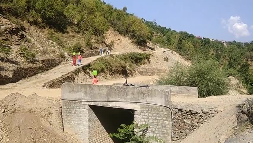 डलहौज़ी: डांड़ गांव के लोगों को पानी के लिए जाना पड़ता है 2 किलोमीटर दूर, आमजन हैं परेशान #जलसमस्या