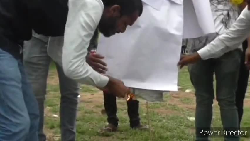 चैनपुर: भारतीय सेना के ऊपर हुए हमले के विरोध में रामगढ़ वासियों ने जलाया चीन के राष्ट्रपति का पुतला #भारत_चीन_झड़प