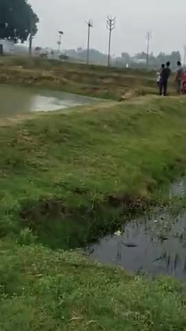 धोबी बस्ती और कुरान बस्ती में मिट्टी खनन के लिए बस चल रही है #बहस