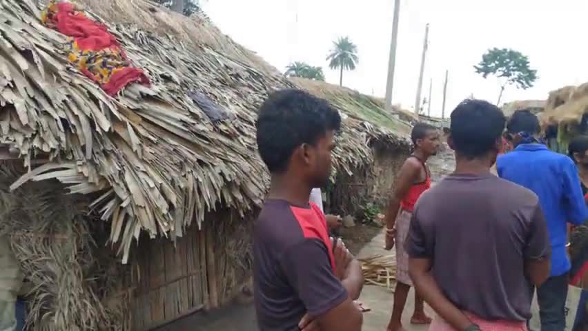 मेहरमा: बोरमा संथाली गांव में प्रवासी मजदुरों को रोजगार देने के लिए किया गया सर्वे #प्रवासी_मजदूर