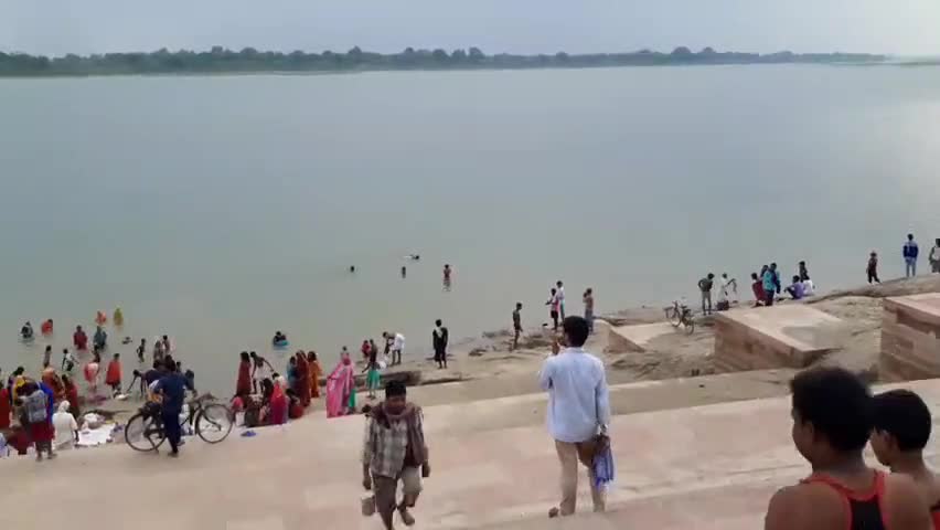 ज़मानिया: सूर्य ग्रहण के मौके पर क्षेत्रीय आस्थावानों ने जमानियां गंगा घाटों पर लगाई आस्था की डुबकी, किया स्नान दान #सूर्य_ग्रहण