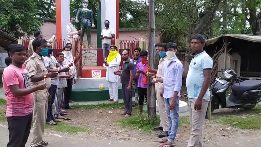तालझारी: शहीद चौक पर समाजसेवियों ने शहीद हुए 20 भारतीय जवानों को दी श्रद्धांजलि, चीन पर जताया रोष #गलवान_घाटी