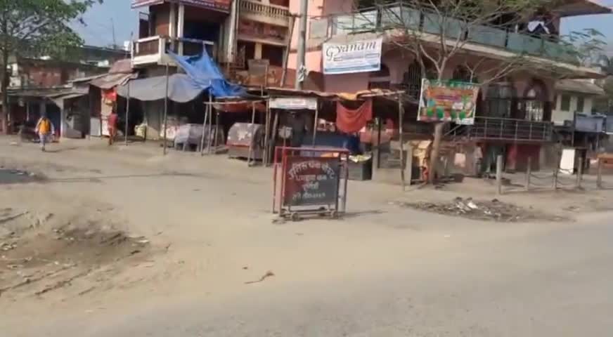 धमदाहा: धमदाहा में भी दिखा सूर्य ग्रहण का असर, घरों में दुबके रहे लोग #सूर्य_ग्रहण
