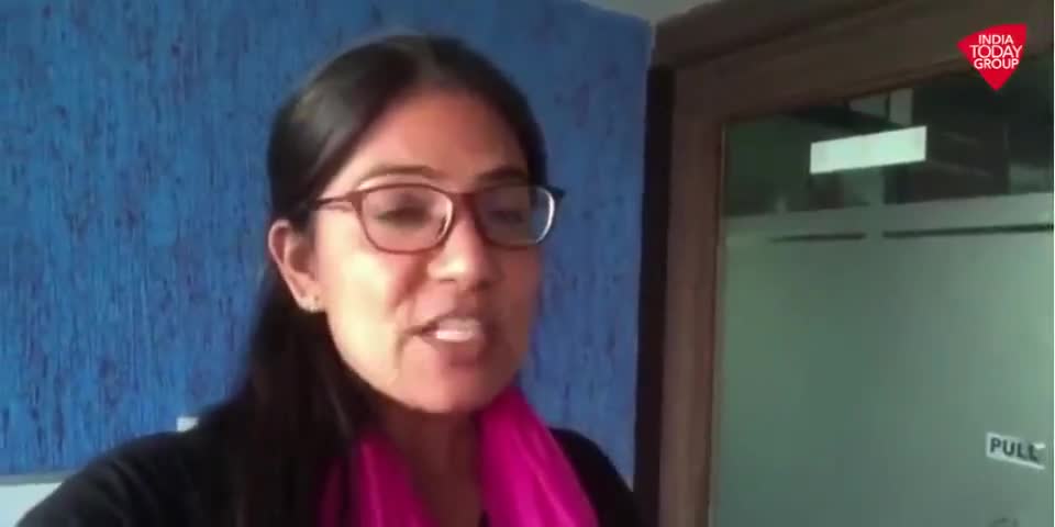 कच्छ के मांडवी में भारी बारिश के कारण कई लोग फंस गए थे नगरपालिका के लोग उन्हें रेस्क्यू कर बाहर निकाला। #publicview