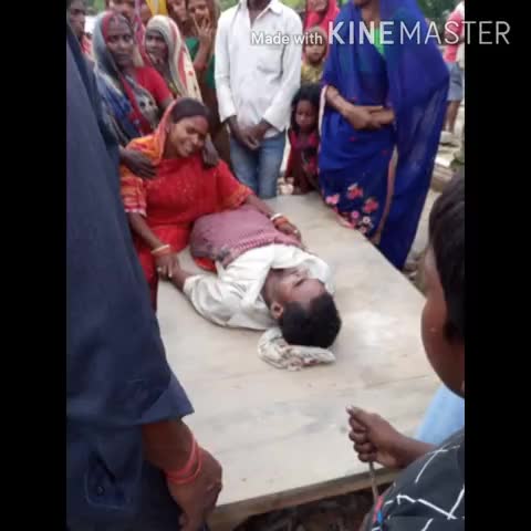 डंडारी: #महिपाटोल पंचायत के कामेचक  गाव में सेंटरिंग करने के दौरान 11000वोल्ट्स की चपेट में आने से युवक की मौत।