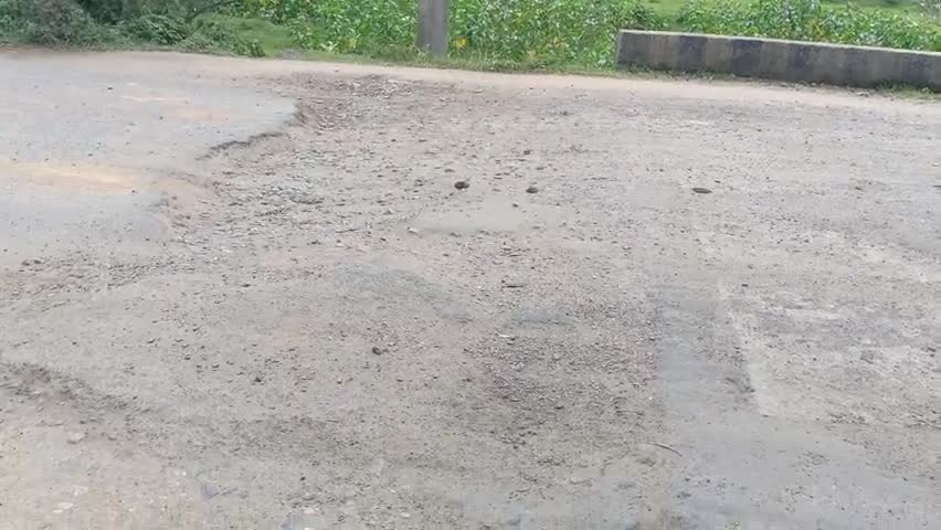 पालोजोरी: Jamtara Dumka Main Road की स्थिति काफी खराब﻿ #Hemantsorenjmm