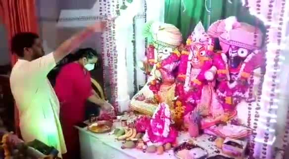 झांसी: कोरोना को देखते हुए नगर भ्रमण के लिए नहीं निकाली गई भगवान जगन्नाथ की रथयात्रा #रथयात्रा #धर्म
