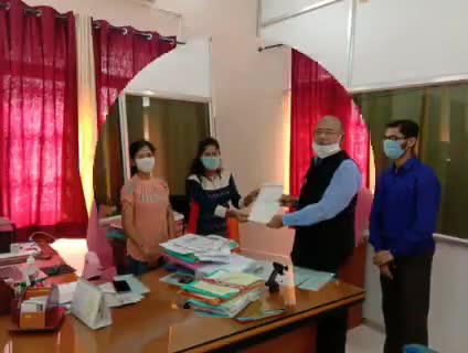 जगदलपुर: परीक्षा शुल्क माफ करने को लेकर ABVP ने बस्तर विश्वविद्यालय के कुलपति को सौंपा ज्ञापन #कुलपति #abvp
