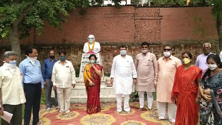 आज #जिला कांग्रेस कार्यालय में कांग्रेस जिलाध्यक्ष #रामपाल शर्मा जी की #अध्यक्षता मे शहीदों को #सलाम दिवस मनाया गया ।