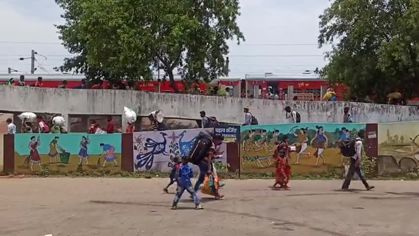 लोहरदगा: प्रदेश भर के विभिन्न जिलों से 12 समेत देश भर के विभिन्न हिस्सों से लोहरदगा पहुंचे 644 प्रवासी श्रमिक #पलायन