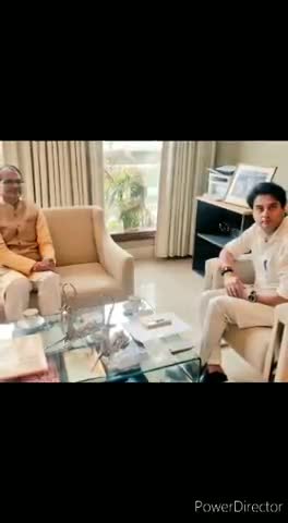 रतलाम: श्री शिवराज सिंह चौहान ज्योतिरादित्य सिंधिया आज दिल्ली के निवास पर  मुलाकात की #bjp2019 #jyotiradityascindia #cm_madhya