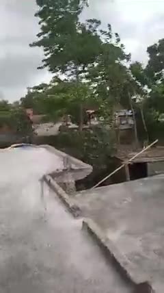 आज मेरे पैतृक गांव परसागढ़ी में काफी तीव्र गती से आंधी,बारिश अाई,किसान का बहुतों नुकसान हुआ। #uksb7491 #ujjwalsinghbjp