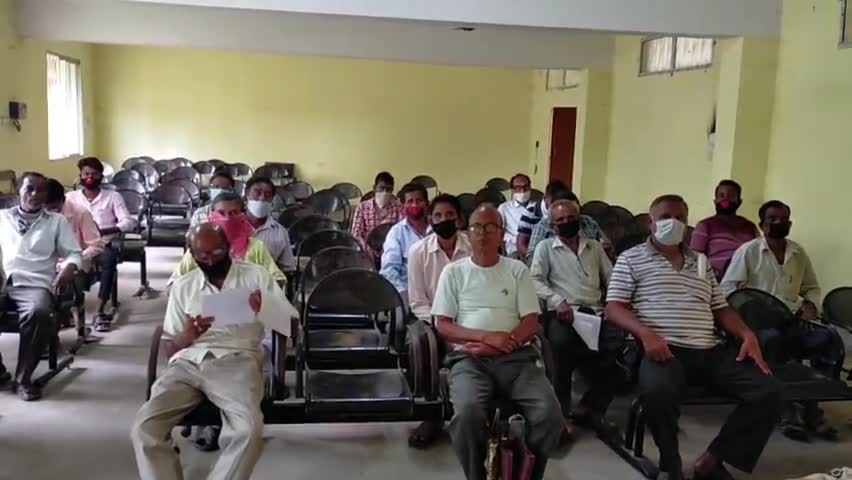 कुंडहित: कुंडहित अंचलाधिकारी ने की ग्राम प्रधानों के साथ बैठक, कहा- बकाया लगान के साथ निर्गत पट्टों की दें जानकारी #अंचलाधिकारी