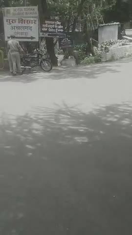 आबू रोड: देखो पुलिस आपना काम पूरी सावधानी से कर रही है । #public #sirohi #sagardesai #rajasthan #foryou