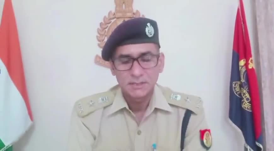 बहराइच: पुलिस अधीक्षक ने कानून व्यवस्था बनाए रखने के लिए सात थाना प्रभारी निरीक्षकों के किए तबादले #पुलिस_अधीक्षक
