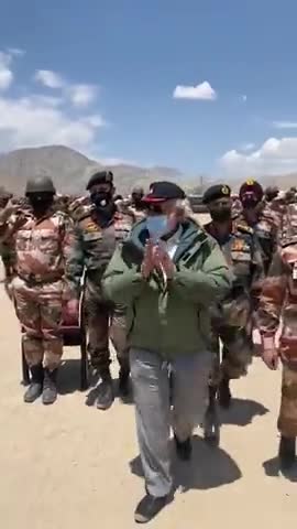 किसमें है दम की छेड़े "दिलेर" को! ❤️💪 🇮🇳 💪 जय हिंद। 

#MyPMMyPride #ModiinLeh #ModiinLaddakh