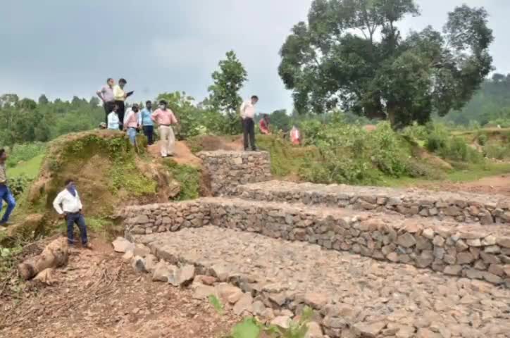शंकरगढ़: फुलझर नाले का कलेक्टर व जिला पंचायत सीईओ ने किया निरीक्षण, गुणवत्तापूर्ण कार्य के दिए निर्देश #dm #ceo