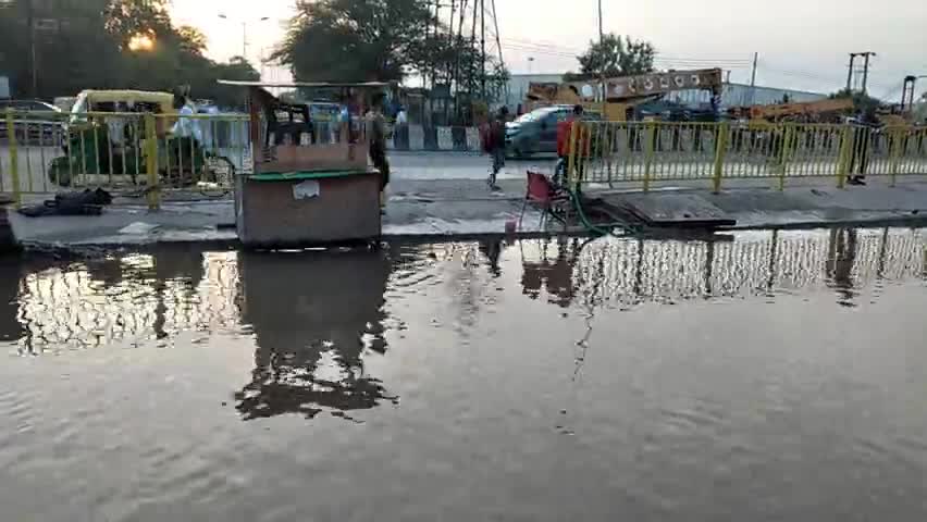 बल्लबगढ़: JCB एलसन चौक संजय कॉलोनी सर्विस रोड बल्लभगढ़ फरीदाबाद  #mcf