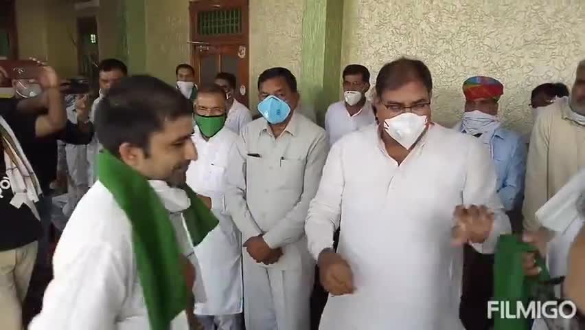 महेंद्रगढ़: बीजेपी के 200 कार्यकर्ताओं ने बीजेपी छोड़ इनेलो का दामन थामा, सुप्रीमो अभय सिंह चौटाला ने किया स्वागत #इनेलो #बीजेपी