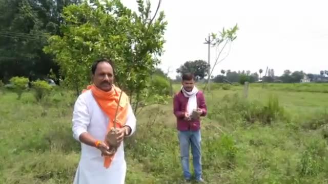 आज पवित्र श्रावण मास के प्रथम सोमवार को भोलेनाथ के मंदिर में वृक्षारोपण किया।﻿

#greenindiachallange