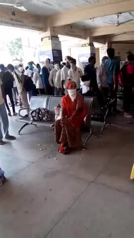 जोधपुर: राई का बाग रोडवज बस स्टैंड एक ही टिकट खिडकी खुली होने से उड़ी सोसल डिस्टेंस की धजिया #somedayold #Like #More #update