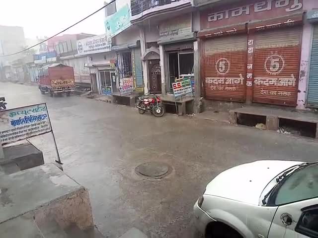 होडल: Hodal main  Aayi Baarish garmi se mili rahat #viralvideo #india #handwashchallenge