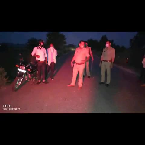 बिसौली: बजीरगंज थाना अध्यक्ष ने पुलिस बल के साथ रात्रि में विभिन्न क्षेत्रों का किया निरीक्षण #थानाध्यक्ष