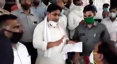 जयपुर: जब #सिलेबस नहीं, #किताबें और #क्लास नहीं, तो किस बात की #फीस? 
राजस्थान के शिक्षा मंत्री की दो टूक