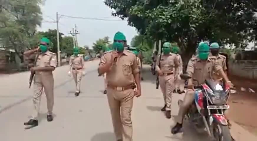 आगरा: #AgraPolice~
#COVID__19 के संक्रमण से बचाव हेतु आज रात्रि से लागू #lockdown

#shahnawazali