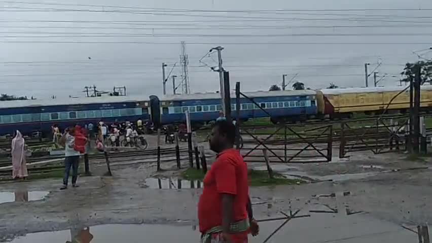 जयनगर: #प्राइवेट अस्पताल का कचरा सार्वजनिक स्थल पर फेकते हुए