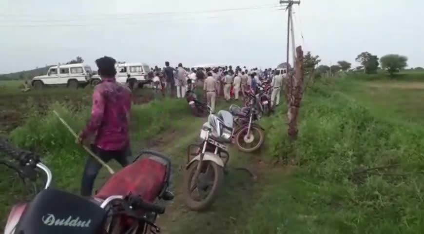 लटेरी: मुरवास में जमीन नपती के दौरान बनी विवाद की स्तिथि, राजस्व अमले के साथ भारी पुलिस बल रहा मौजूद #police #राजस्व