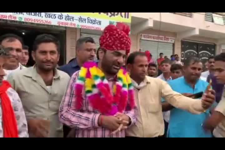 1जुलाई2020 को नागौर सांसद श्रीहनुमान बेनीवालजी का बाड़मेर दौरे के दौरान #बायतु क्षेत्र के #गिड़ा मुख्यालय पर संबोधन
#RLP