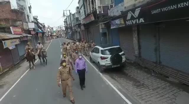 sadkon par kewal force.. lockdown #Ayodhyapolice 
co city Ayodhya