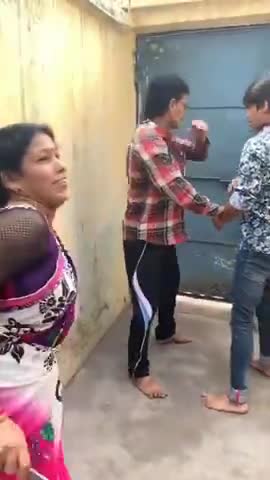 कोटर: एक मां ही ऐसा कर सकती है 😭



#publicapp #ma