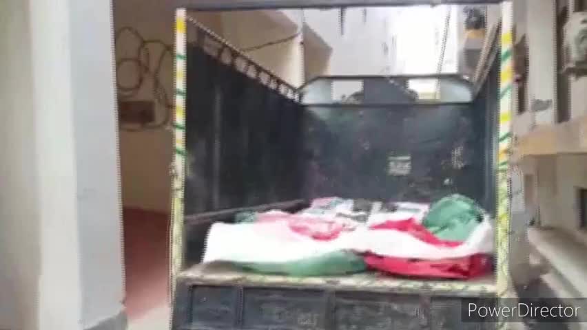गौतम बुद्ध नगर: बगल में पड़ा पति-पत्नी का शव, रोती-बिलखती बच्ची...
#exculsive #noida #suicide