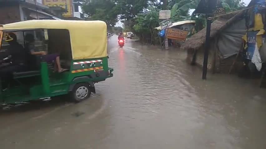 कैंपियरगंज: campierganj ke basant pur chetre me Der raat barish ke karad jal jmao#public_news_ाई #publicview