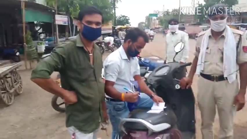 बड़ौद: बड़ौद :- मास्क नही पहनने वाले लोगों पर कार्यवाही कर वसूले 5000/- , पुलिस और नगर परिषद की संयुक्त कार्यवाही । #जुर्माना