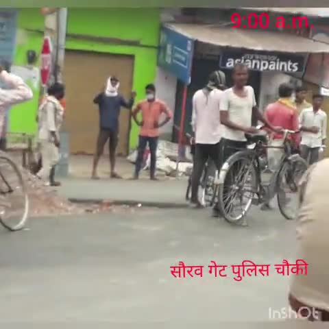 कासगंज: सोरों गेट चौराहे पर सुबह- शाम का नजारा होता है कुछ और, पूरे दिन में जमकर काटती है पुलिस चालान#lockdoun