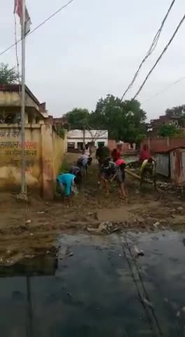 चंदौली: sujabad पड़ाव का मामला ग्रामीणों द्वारा कीचड़ युक्त रास्तों में धान रोप के किया प्रदर्शन#nationalupnews #dainikjagran