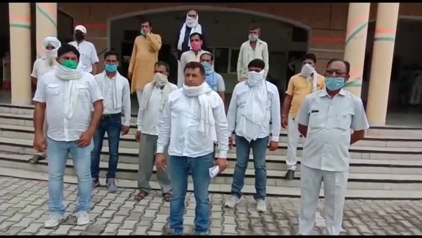 अमरोहा: मुख्य विकास अधिकारी के खिलाफ प्रधानों ने मिलकर जिलाधिकारी को दिया ज्ञापन, धरने की दी चेतावनी #dm #cdo