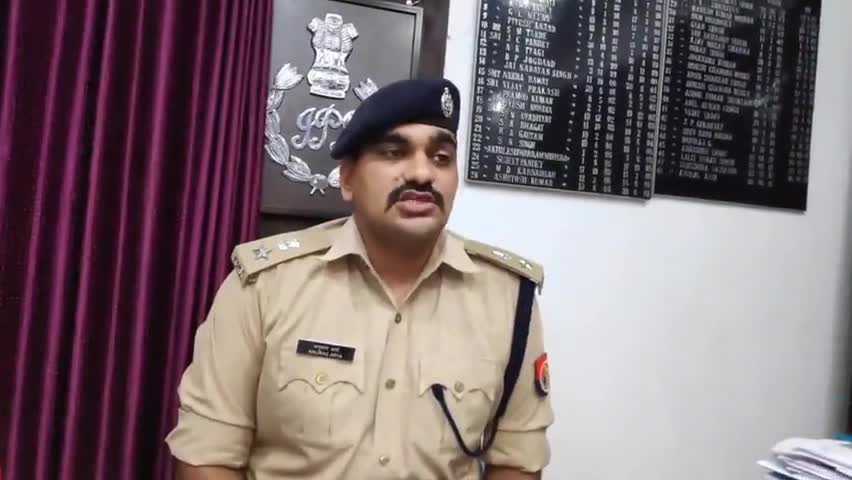 मऊ: अपराधियों पर पुलिस ने कसा शिकंजा, 4 शातिर अपराधियों की खोली गई हिस्ट्रीशीट #पुलिस_कार्रवाई