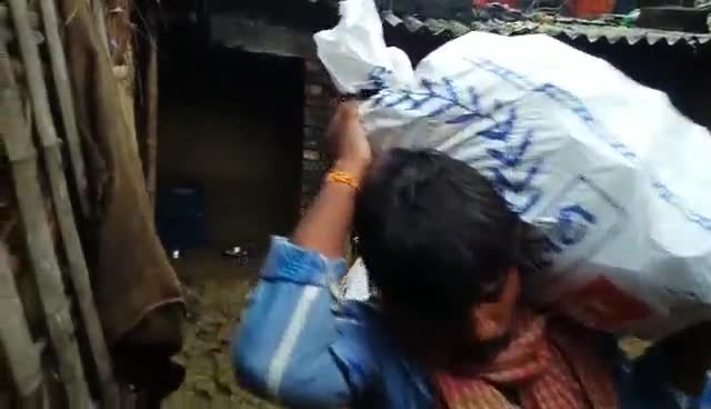सिंघिया: पीपरा में पुलिस ने बरामद की भारी मात्रा में विदेशी शराब, एक व्यक्ति गिरफ्तार #शराब_बंदी