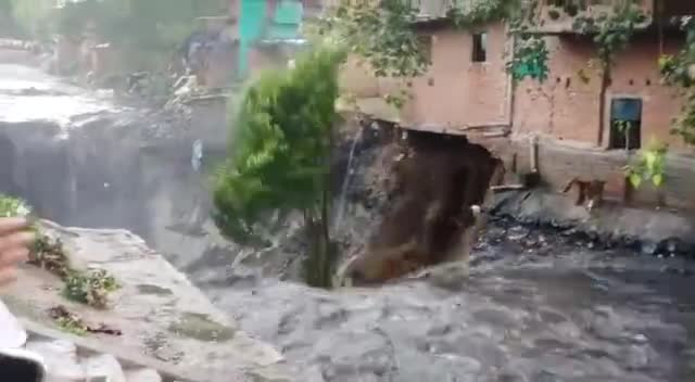 गौतम बुद्ध नगर: DELHI  ITO Anna Nagar #tej barish﻿@﻿@﻿@﻿@#﻿@﻿#delhi