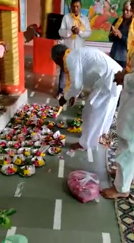 पूरी सांवेर विधानसभा में शिवलिंग वितरण का कार्यक्रम बड़े जोरों शोरों से चल रहा है।
#सांवेर #sanwer﻿