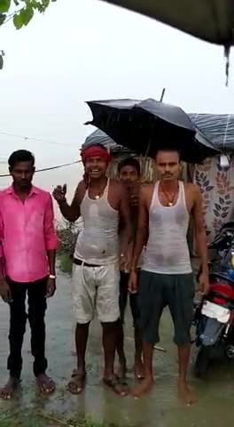 #बाढ़ से बहुत बुरा हाल है परताहा गांव का।
#नवहट्टा प्रखंड के #बकुनियां पंचायत के#परताहा गांव का हाल देखिए(Chandan Yadav)