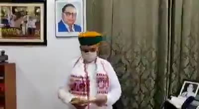 BJP के केंद्रीय मंत्री #arjunrammeghwal ने किया #भाभी_जी_पापड़ लांच,मंत्री ने कहा भाभीजी पापड़ खाने से कोरोना नहीं होगा