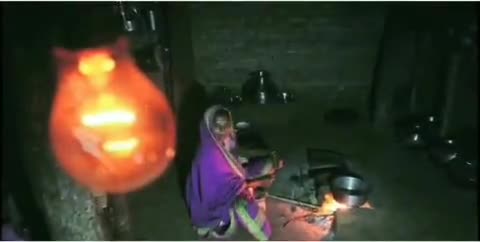 कोडरमा: महाराष्ट्र के गांव में पहली बार पहुंची बिजली लोगों ने खुशी में जलाए दिए वह काटे.केक ﻿@## बिजली#Taja. News